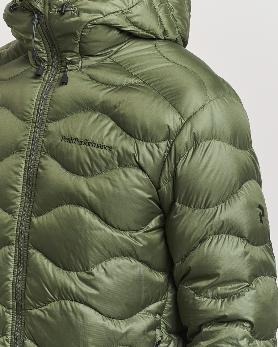 Men | Coats & Jackets | Peak Performance | Helium Down Hooded Jacket Pine Needle
