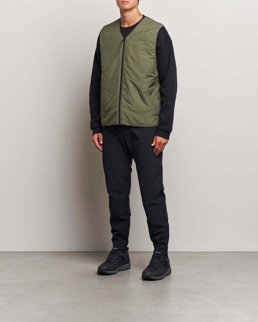 Men | Coats & Jackets | Peak Performance | Insulated Reversable Vest Pine Needle