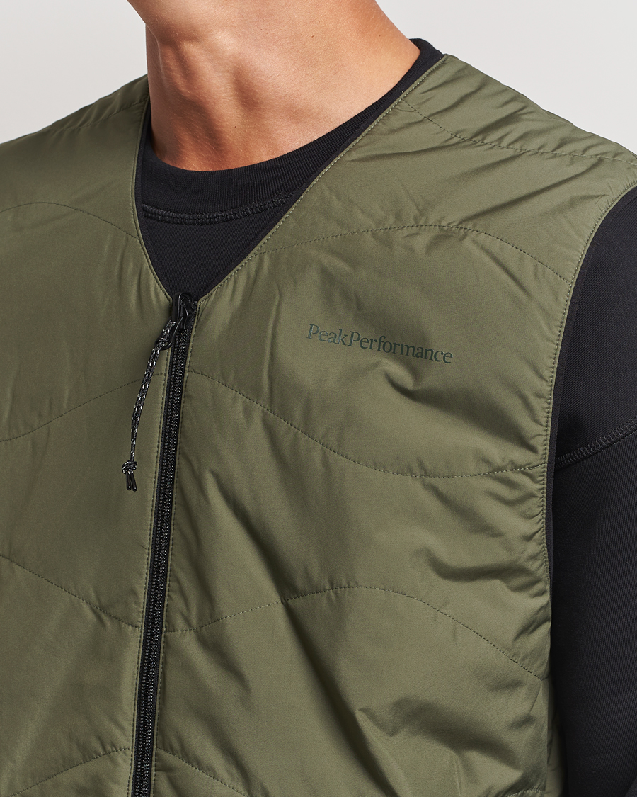 Men | Coats & Jackets | Peak Performance | Insulated Reversable Vest Pine Needle