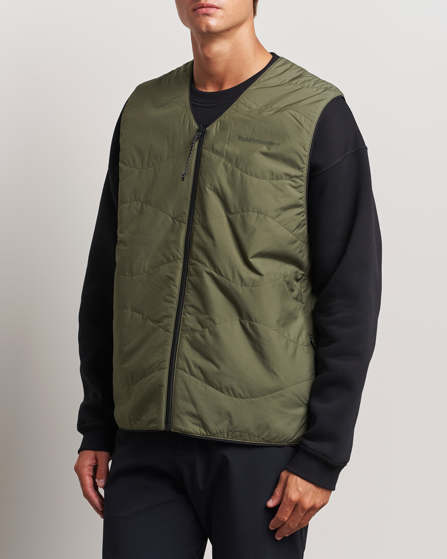 Men | Coats & Jackets | Peak Performance | Insulated Reversable Vest Pine Needle