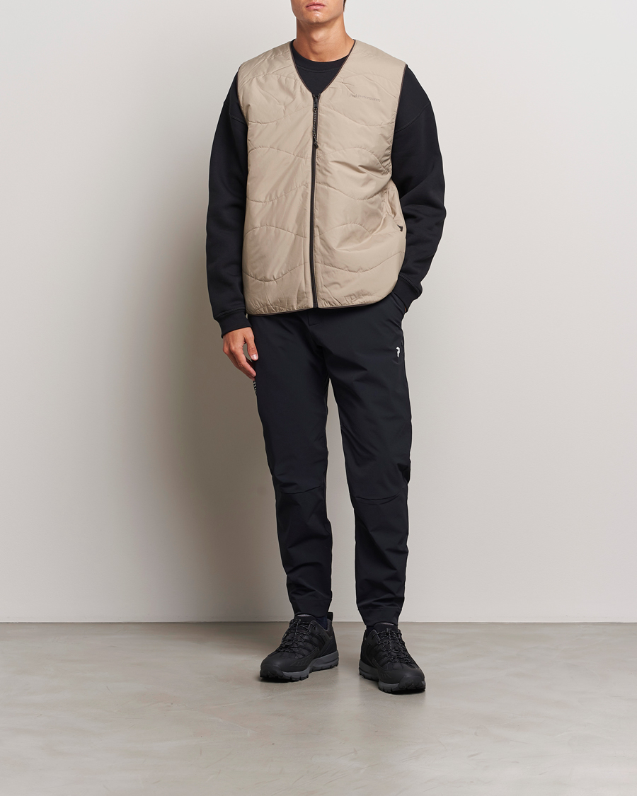 Men | Coats & Jackets | Peak Performance | Insulated Reversable Vest Avid Beige