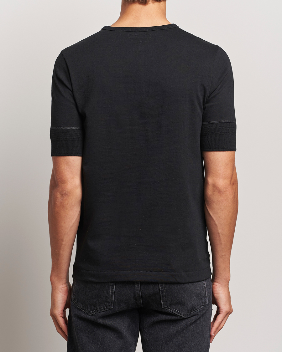Men | T-Shirts | Merz b. Schwanen | Short Sleeve Organic Cotton Henley Black