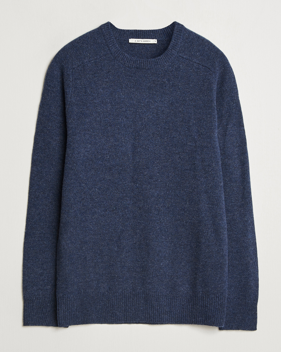 Men | Sweaters & Knitwear | A Day's March | Brodick Lambswool Sweater Navy