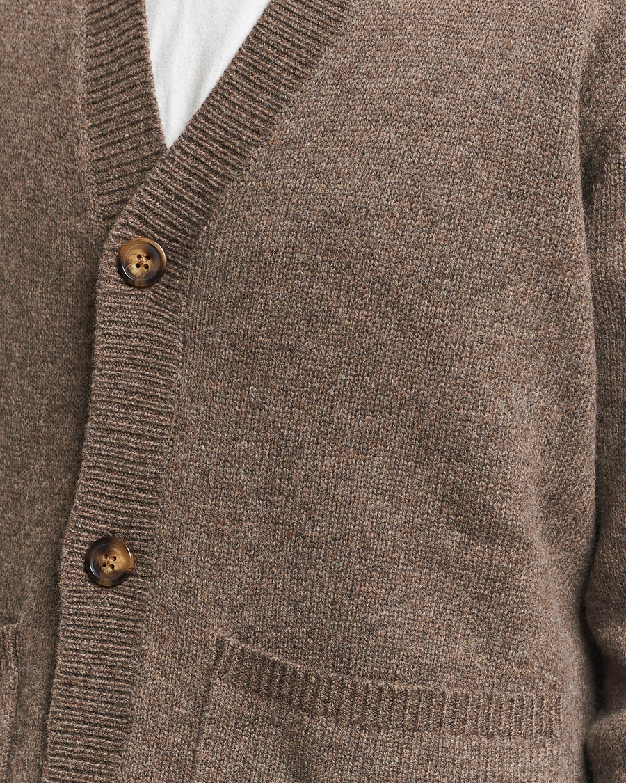 Men | Sweaters & Knitwear | A Day's March | Jarrow Lambswool Cardigan Dark Taupe