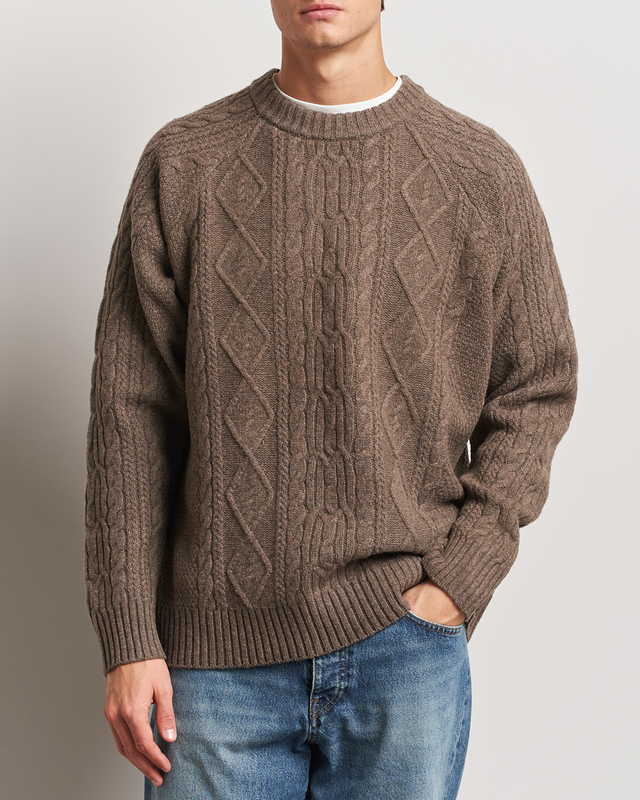Men | Sweaters & Knitwear | A Day's March | Atlas Aran Knit Lambswool Sweater Dark Taupe