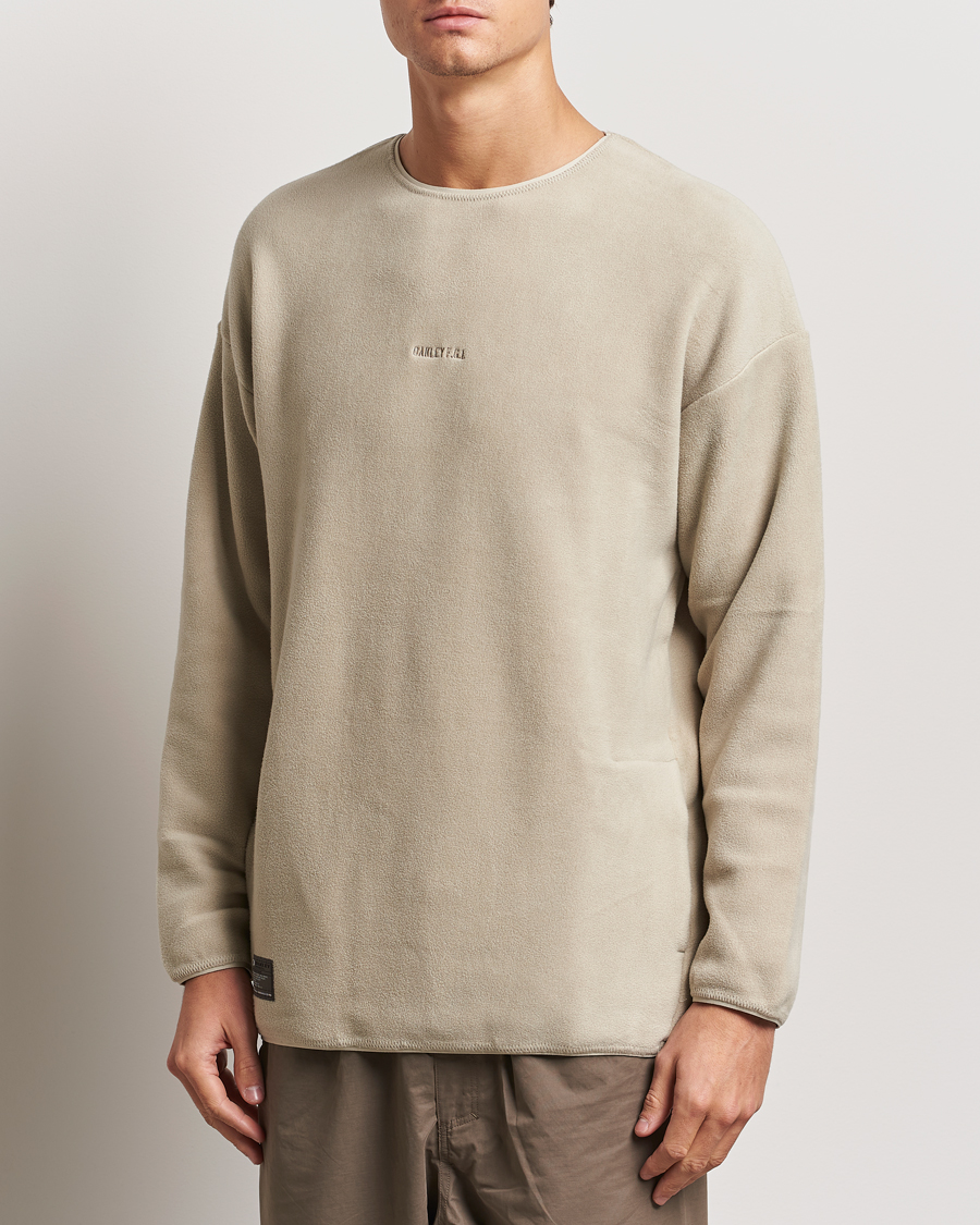 Men | Sweaters & Knitwear | Oakley | FGL Micro Fleece Crew Desert Sand