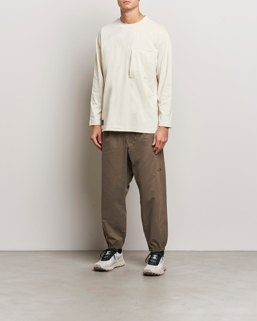 Men | T-Shirts | Oakley | FGL Scratch Long Sleeve T-Shirt Bone