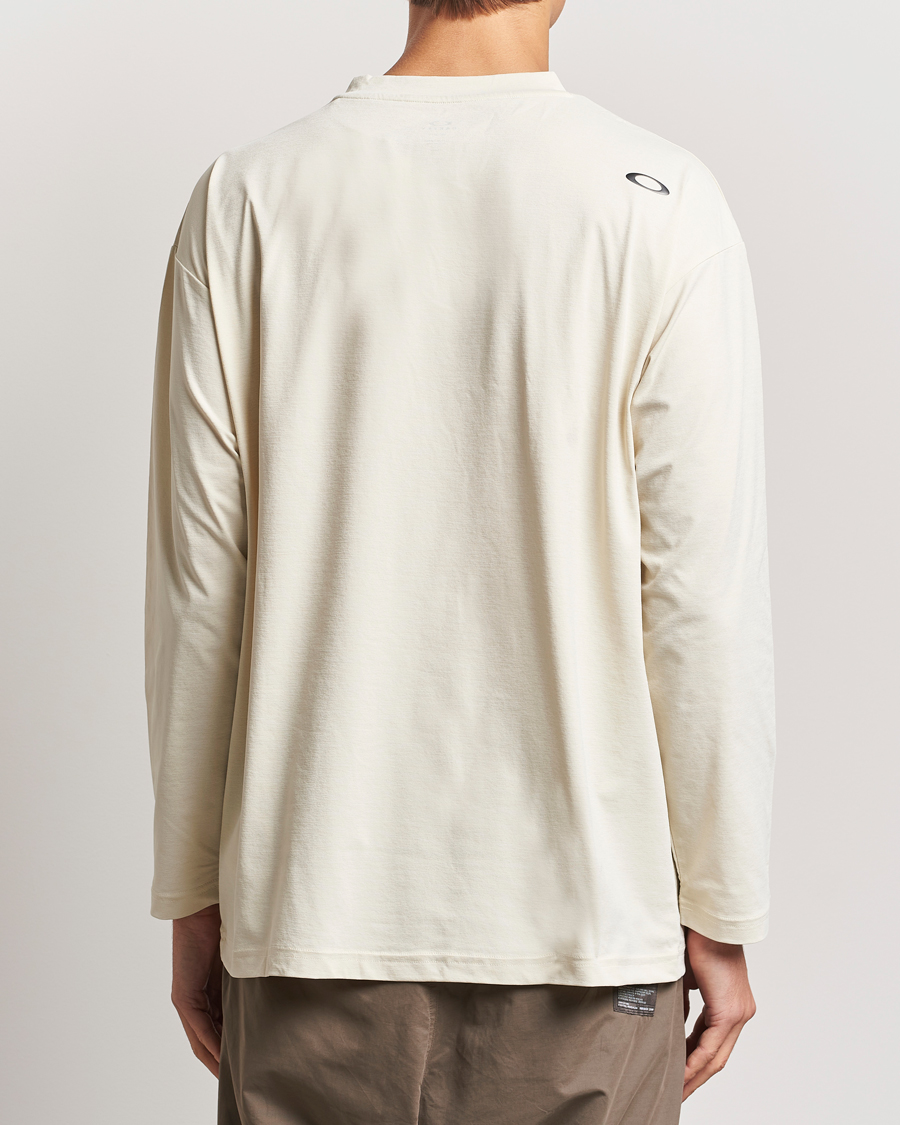 Men | T-Shirts | Oakley | FGL Scratch Long Sleeve T-Shirt Bone