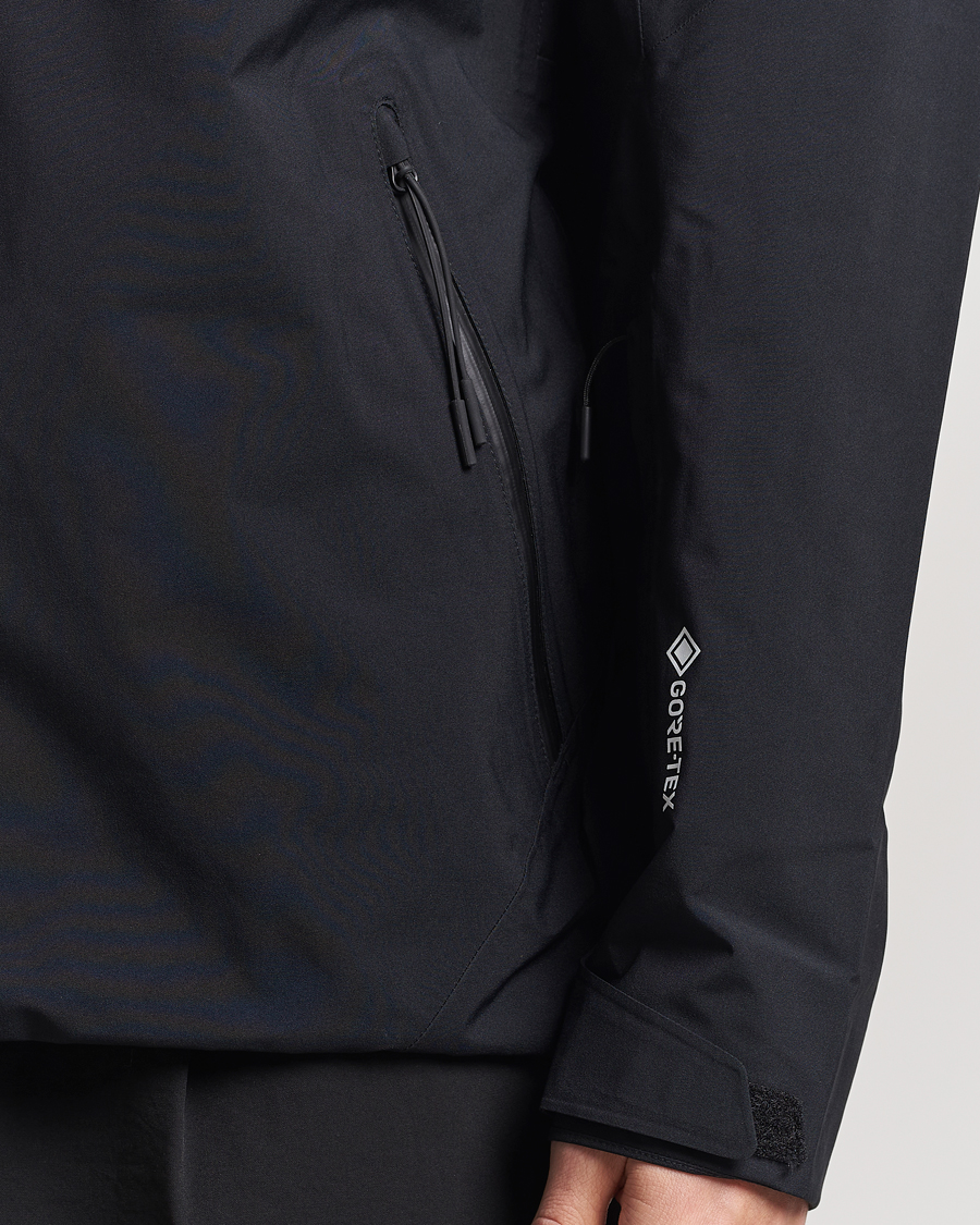 Men | Coats & Jackets | Oakley | Unbound GORE-TEX Shell Jacket Blackout
