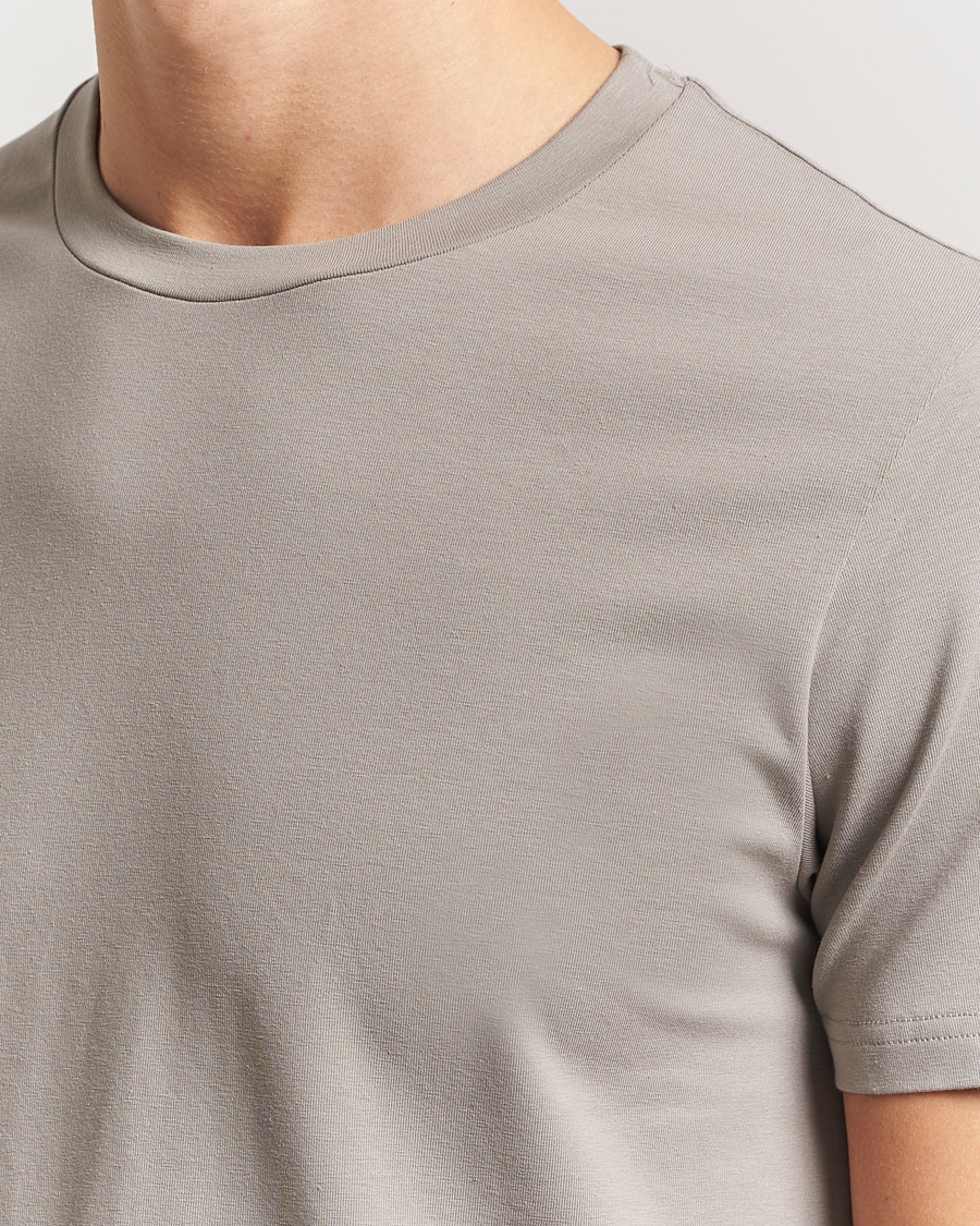 Men | T-Shirts | Filippa K | Soft Lycra T-Shirt Dove Grey