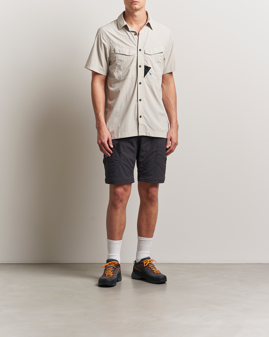 Men | Shirts | Klättermusen | Syn Short Sleeve Function Shirt Silver Creme