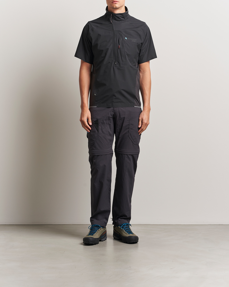 Men | T-Shirts | Klättermusen | Vidre Zip Short Sleeve Shirt Black
