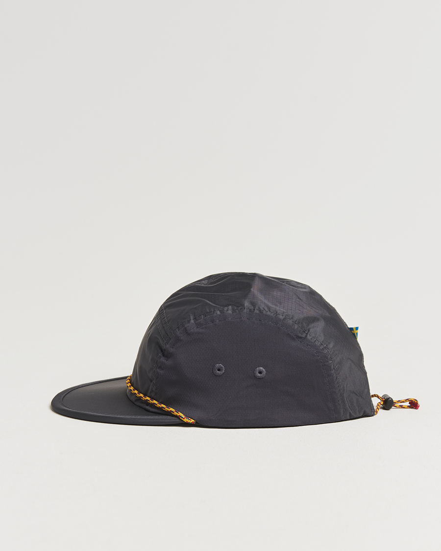 Men | Accessories | Klättermusen | Runa Five Panel Cap Raven