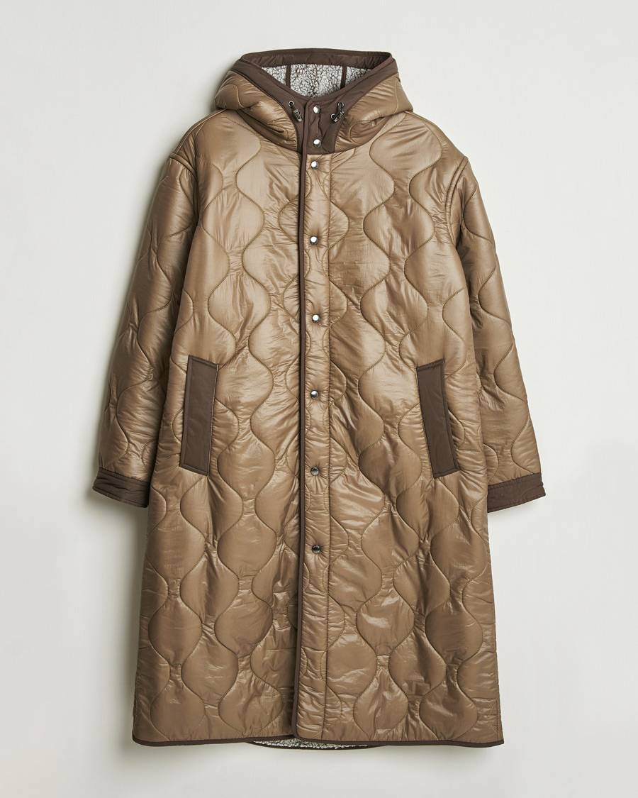Men | Coats & Jackets | Woolrich | Quilted Coat Sherpa Lining by Todd Snyder Taupe