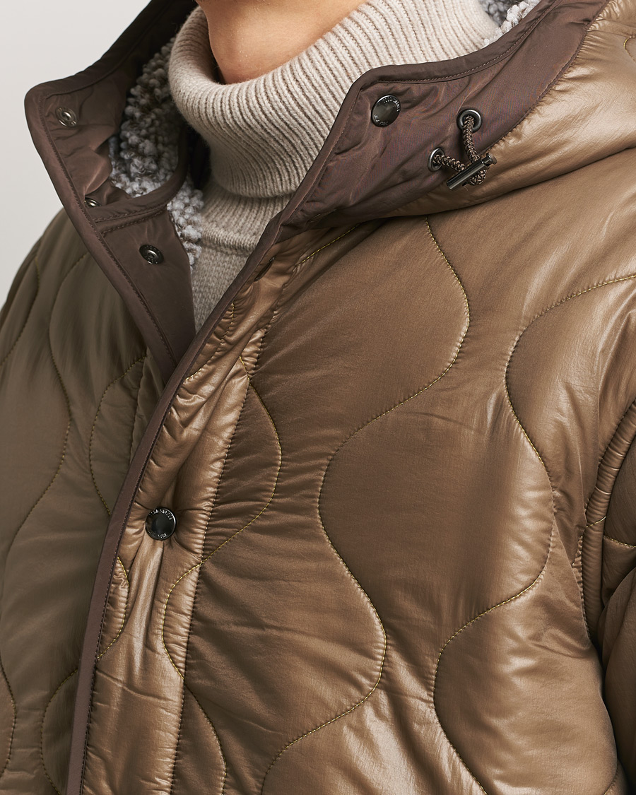 Men | Coats & Jackets | Woolrich | Quilted Coat Sherpa Lining by Todd Snyder Taupe