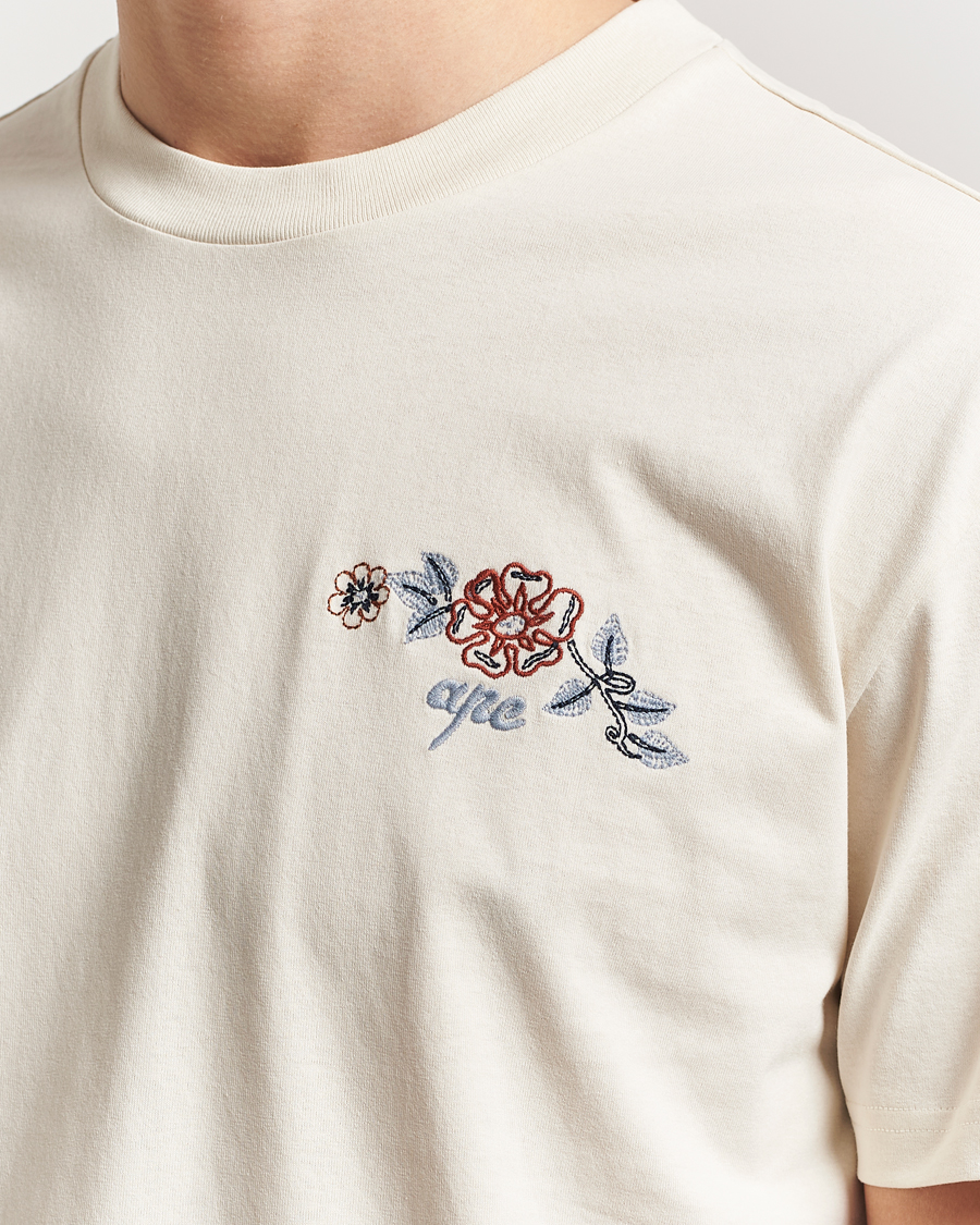 Men | T-Shirts | A.P.C. | Oscar Embroidered T-Shirt Ecru