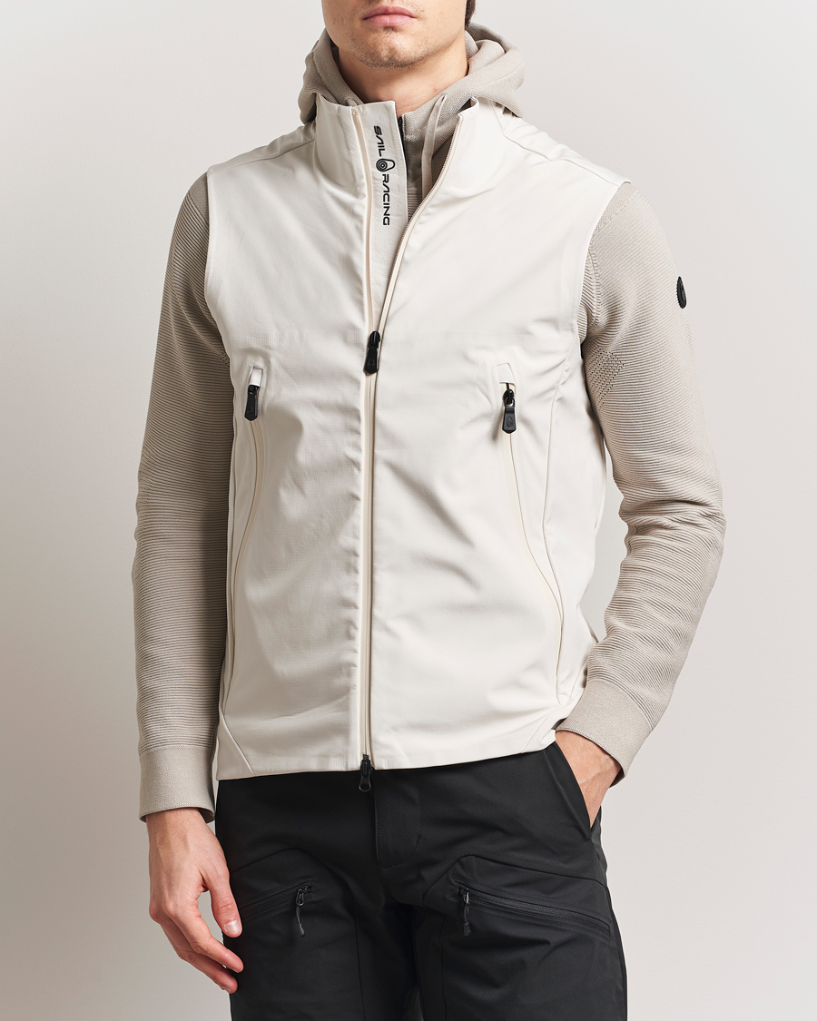 Men | Coats & Jackets | Sail Racing | Spray Softshell Vest Ivory