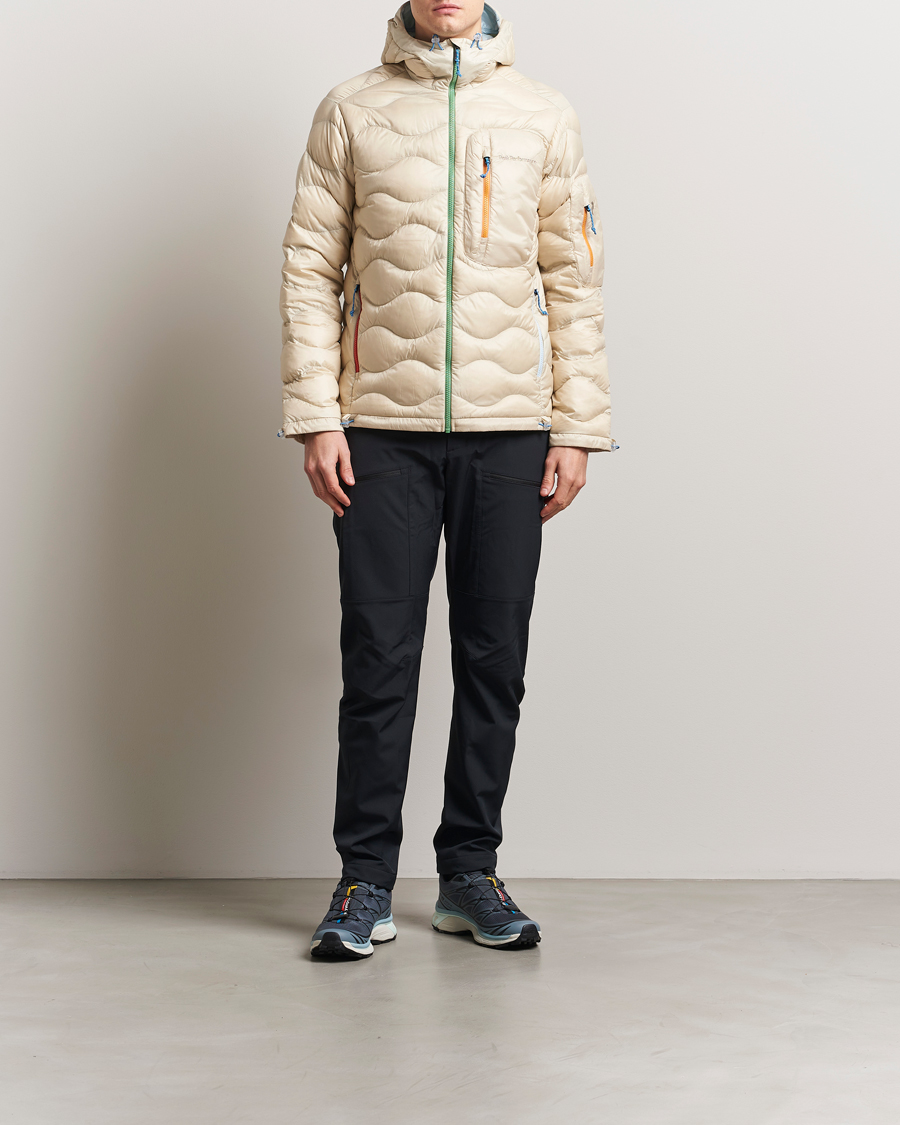 Men | Coats & Jackets | Peak Performance | Helium Utility Down Hooded Jacket Sand Fog