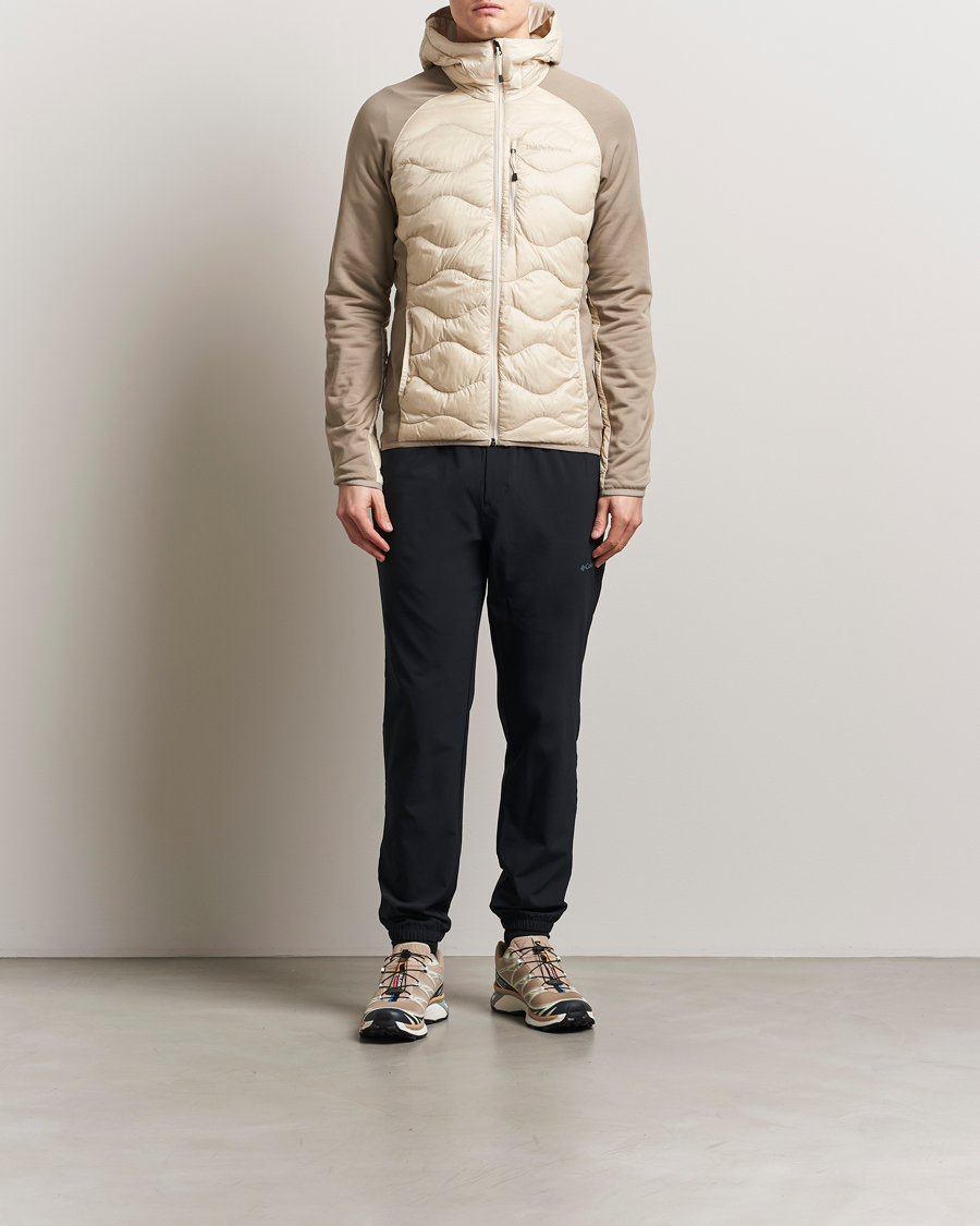 Men | Coats & Jackets | Peak Performance | Helium Down Hooded Hybrid Jacket Sand Fog