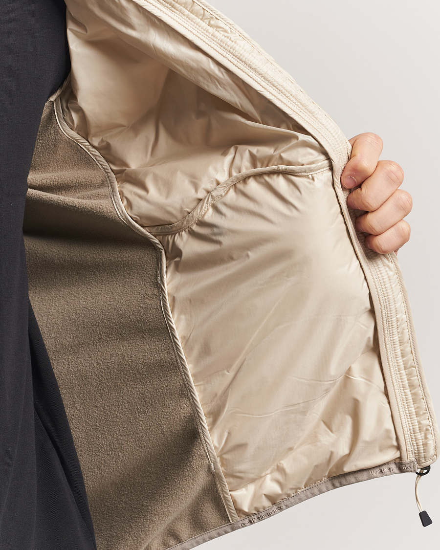 Men | Coats & Jackets | Peak Performance | Helium Down Hooded Hybrid Jacket Sand Fog