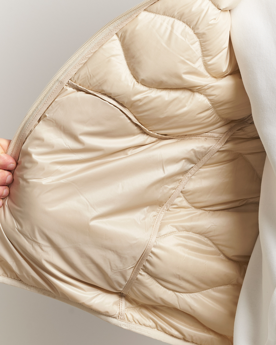 Men | Coats & Jackets | Peak Performance | Helium Down Vest Sand Fog