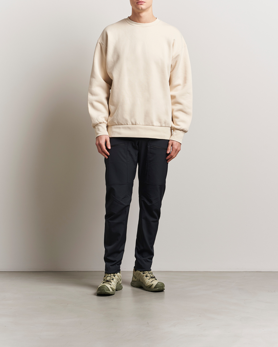 Men | Sweaters & Knitwear | Peak Performance | Original Stomp Crew Neck Sweatshirt Sand Fog