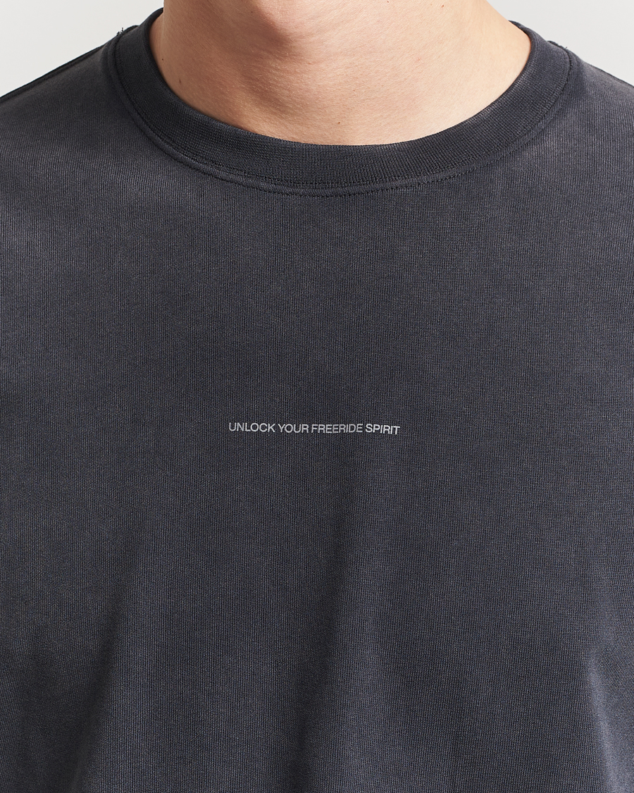 Men | T-Shirts | Peak Performance | Graphic Long Sleeve T-Shirt Black