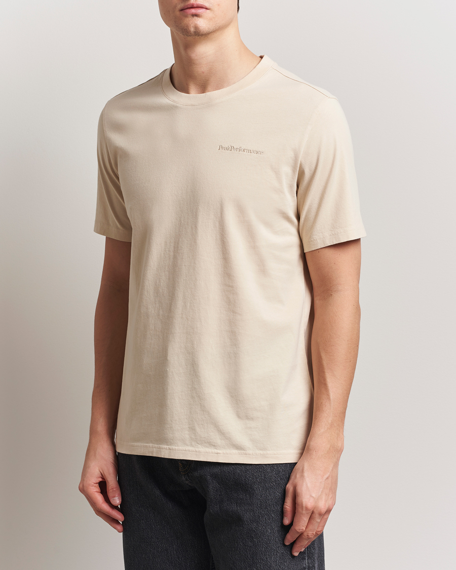 Men | T-Shirts | Peak Performance | Original Crew Neck T-Shirt Sand Fog