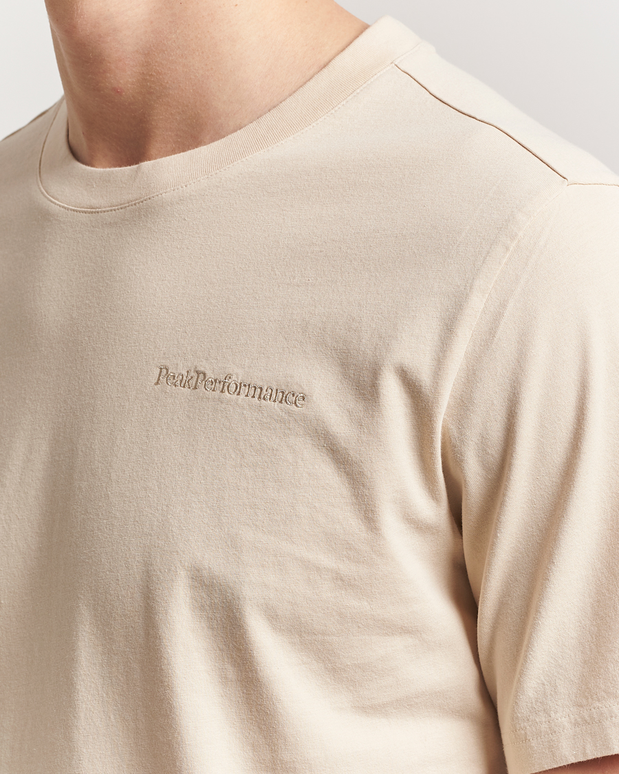 Men | T-Shirts | Peak Performance | Original Crew Neck T-Shirt Sand Fog