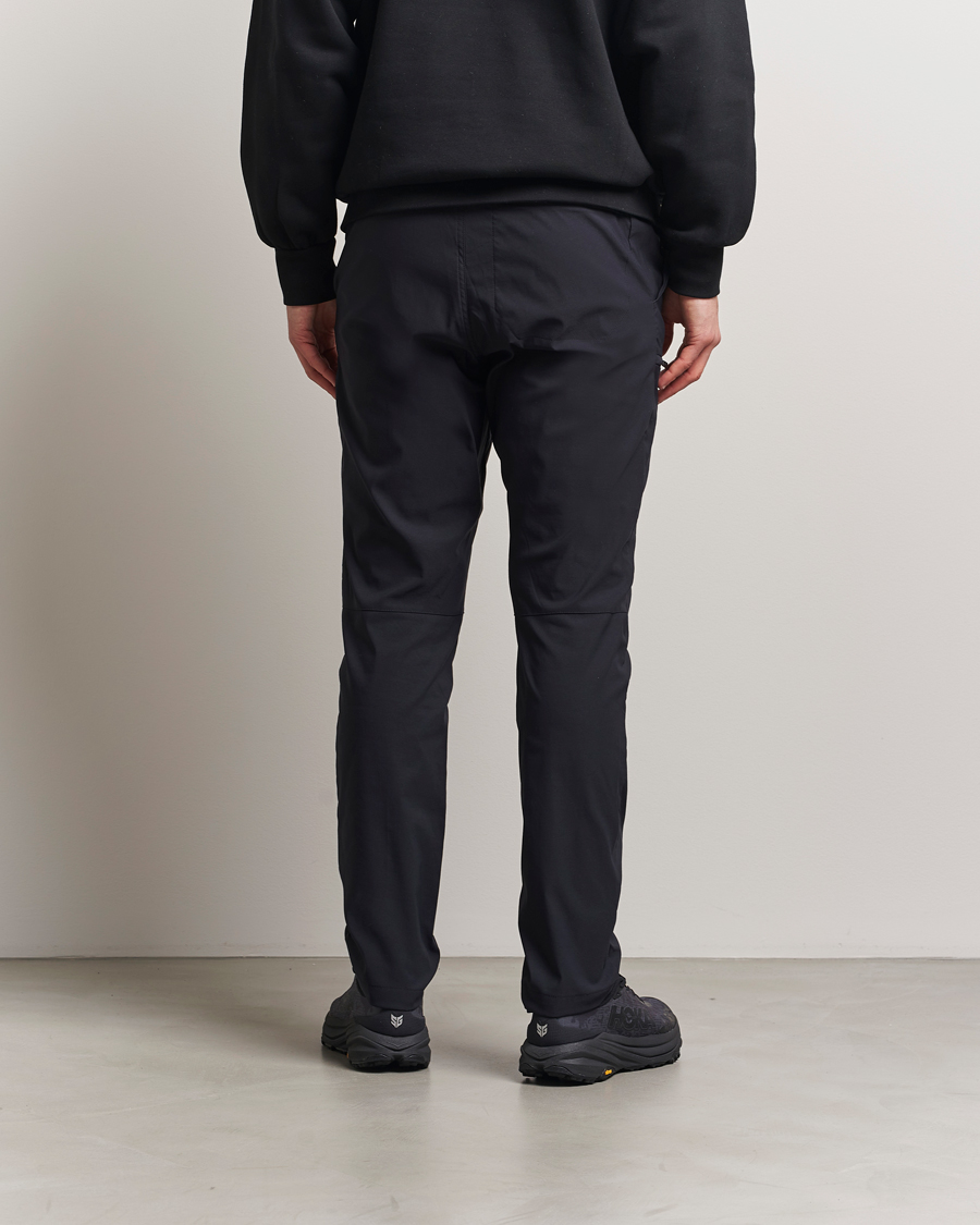 Men | Trousers | Peak Performance | Iconiq Pants Black
