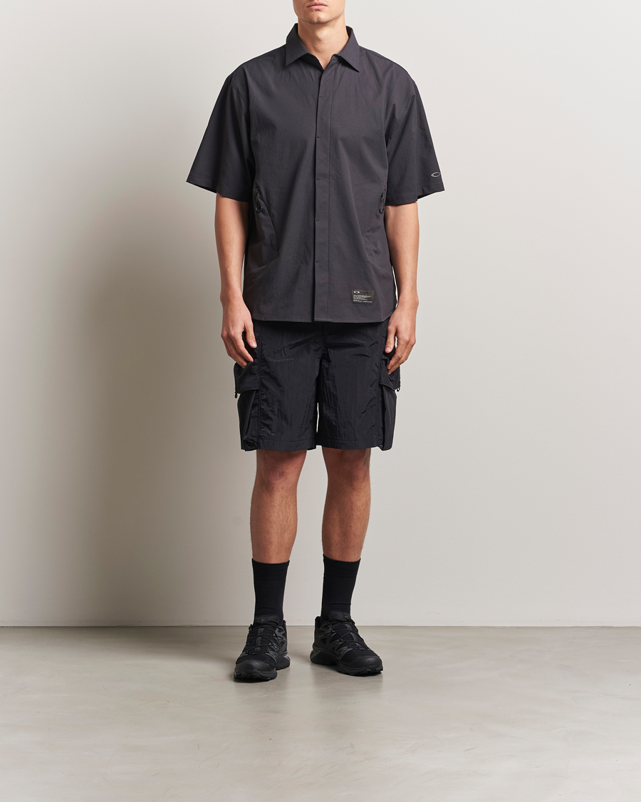 Men | Shorts | Oakley | Reserve Cargo Shorts Blackout