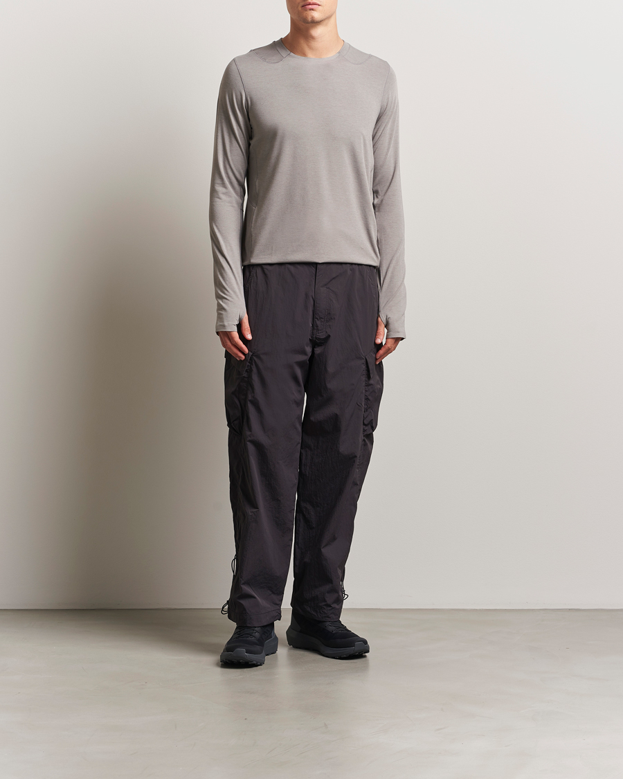 Men | T-Shirts | Oakley | Latitude Flight Shell T-Shirt Cement