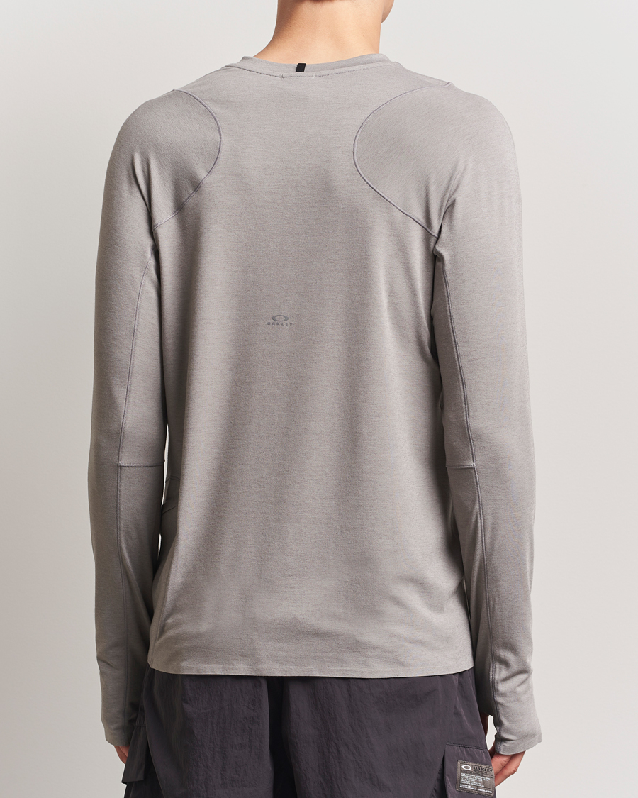 Men | T-Shirts | Oakley | Latitude Flight Shell T-Shirt Cement