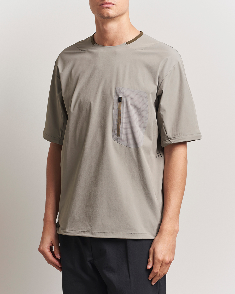 Men | T-Shirts | Oakley | Latitude Flight Convert Shell T-shirt Boulder Green