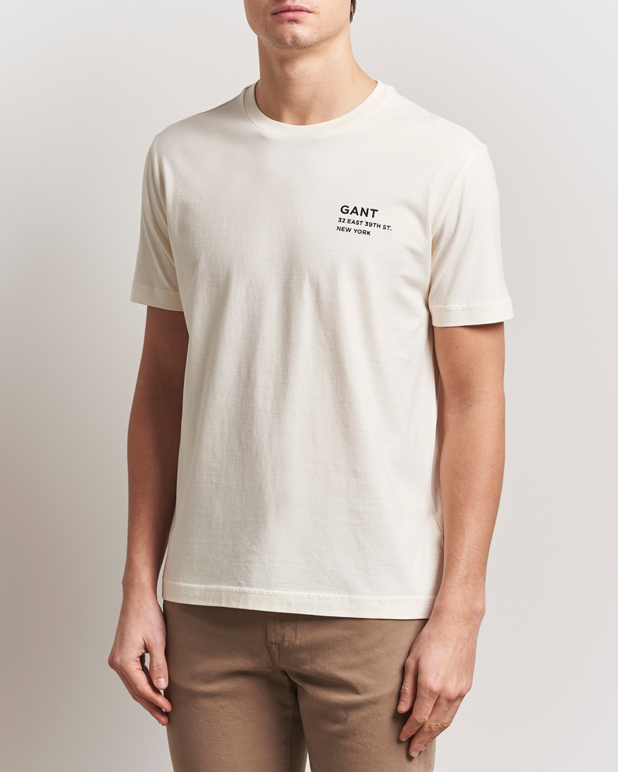 Men | T-Shirts | GANT | Small Graphic Crew Neck T-Shirt Cream