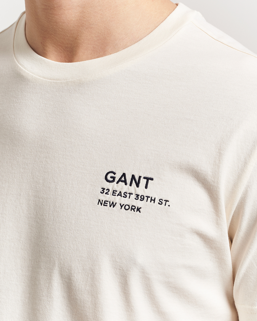 Men | T-Shirts | GANT | Small Graphic Crew Neck T-Shirt Cream