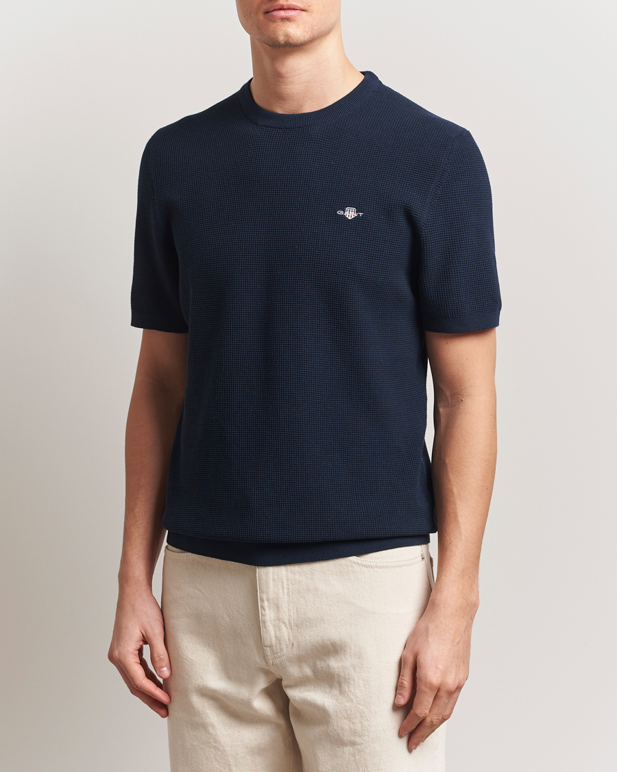 Men | T-Shirts | GANT | Micro Textured Crew Neck T-shirt Evening Blue