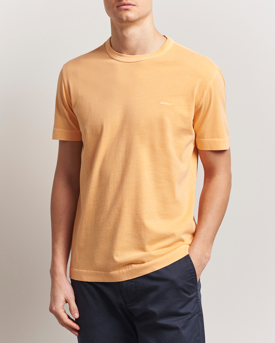 Men | T-Shirts | GANT | Sunfaded T-Shirt Peachy Orange