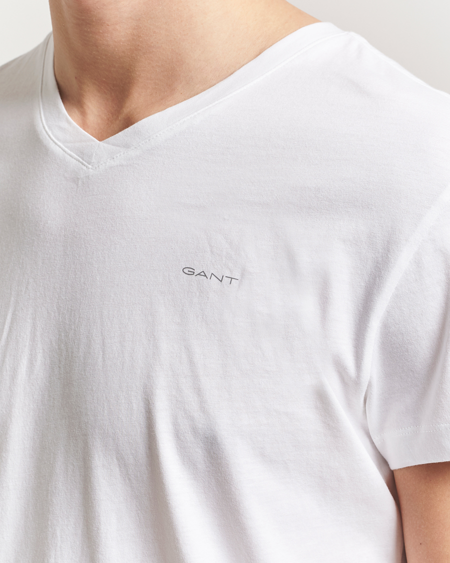 Men | T-Shirts | GANT | 2-Pack V-Neck T-shirt Navy/White