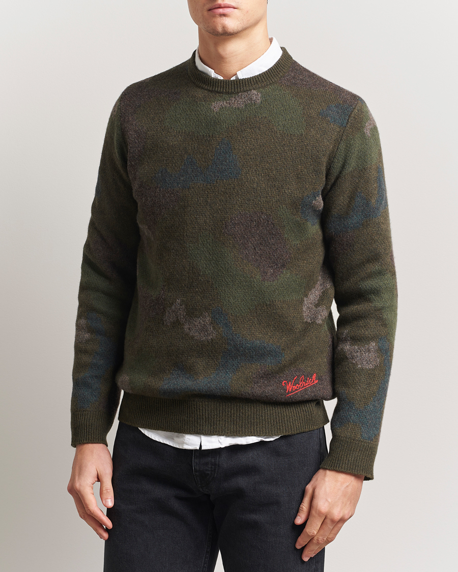Men | Sweaters & Knitwear | Woolrich | Lambswool Crewneck by Todd Snyder Green Camo
