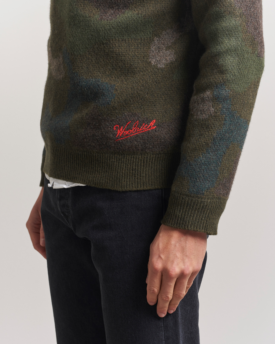 Men | Sweaters & Knitwear | Woolrich | Lambswool Crewneck by Todd Snyder Green Camo