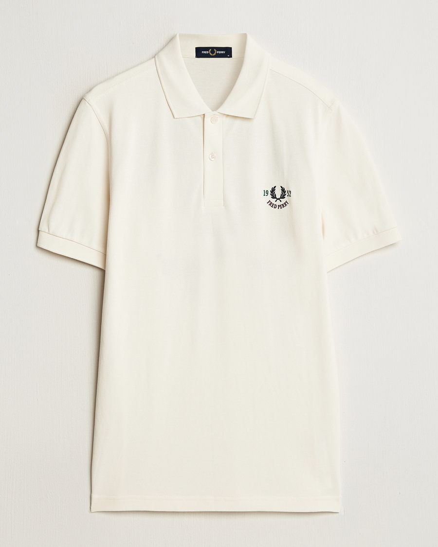 Men | Polo Shirts | Fred Perry | Clubhouse Embroidered Polo Ecru
