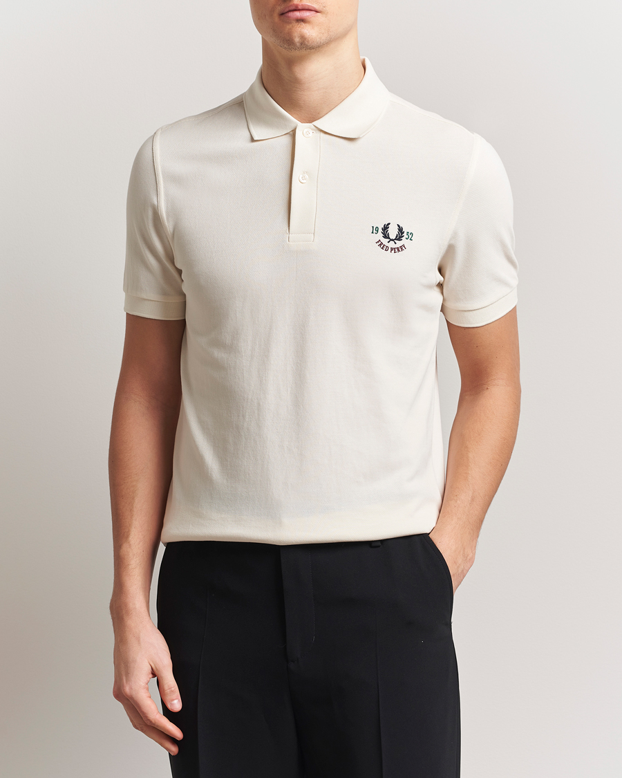 Men | Polo Shirts | Fred Perry | Clubhouse Embroidered Polo Ecru