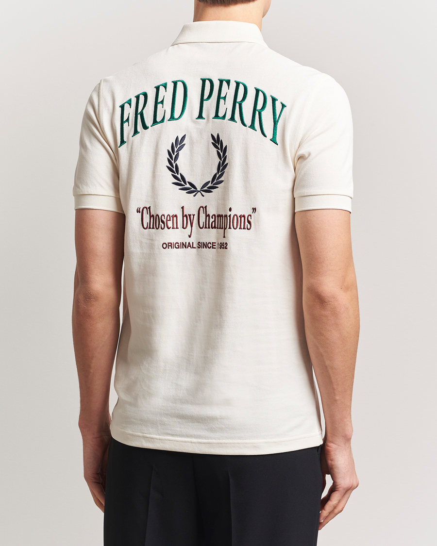 Men | Polo Shirts | Fred Perry | Clubhouse Embroidered Polo Ecru