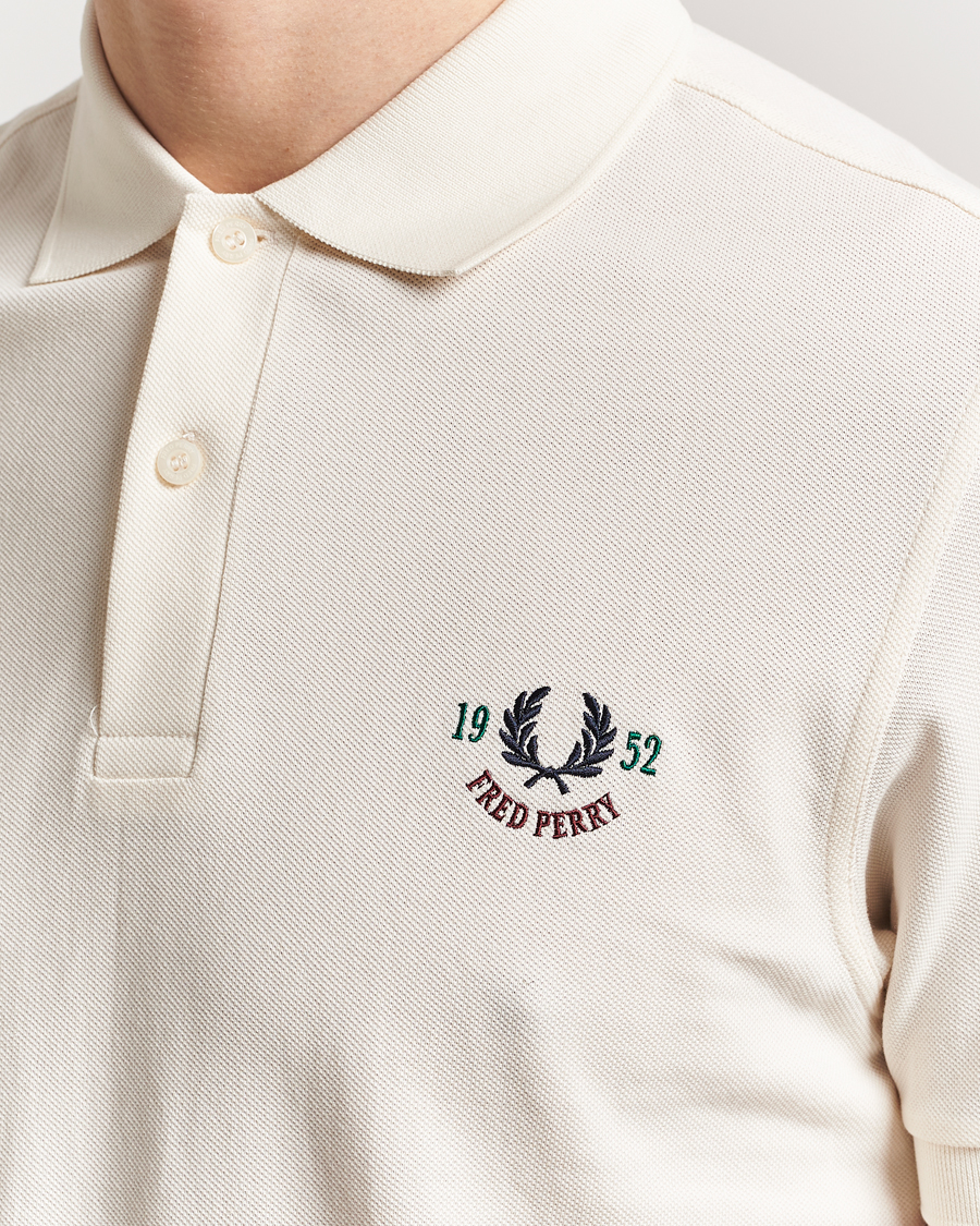 Men | Polo Shirts | Fred Perry | Clubhouse Embroidered Polo Ecru