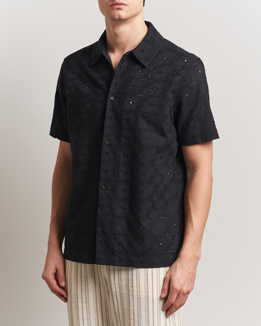 Men | Shirts | LES DEUX | Hector Anglaise Short Sleeve Shirt Black