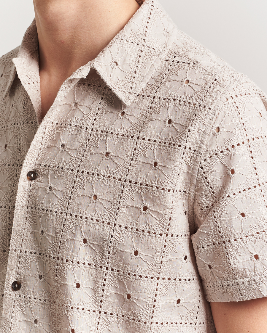 Men | Shirts | LES DEUX | Hector Anglaise Short Sleeve Shirt Light Sand