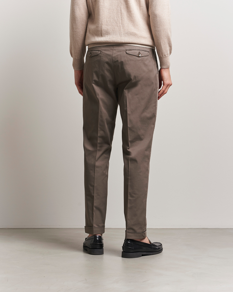 Men | Trousers | Briglia 1949 | Easy Fit Pleated Cotton Stretch Chino Brown