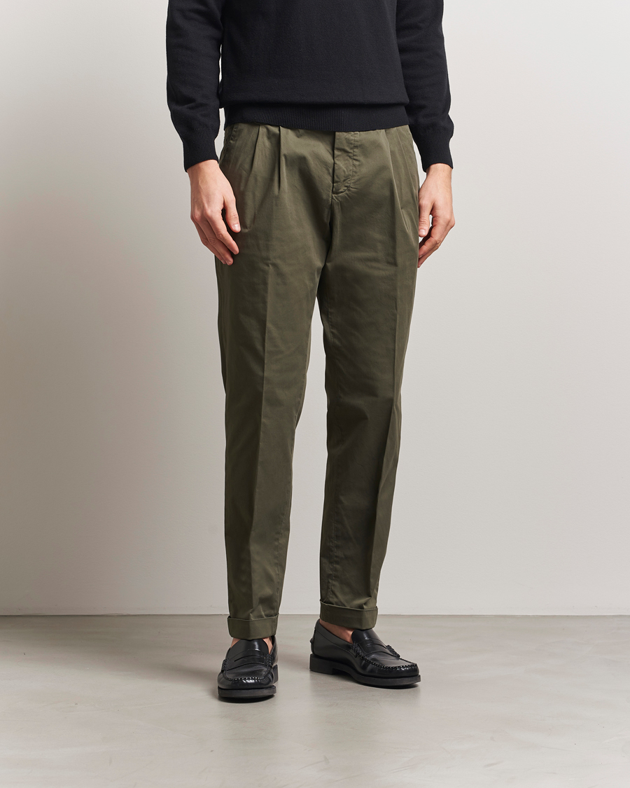 Men | Trousers | Briglia 1949 | Easy Fit Pleated Cotton Stretch Chino Olive