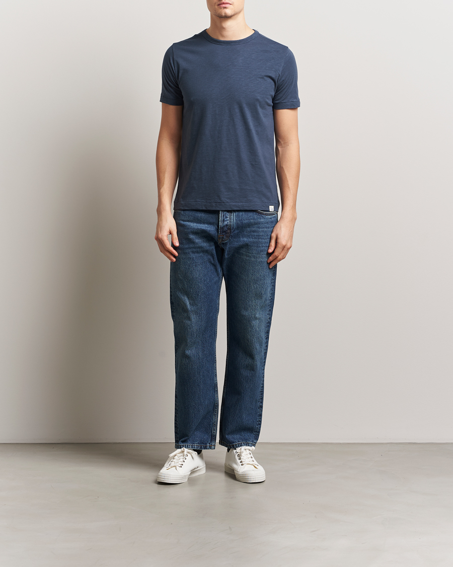 Men | T-Shirts | Merz b. Schwanen | Organic Pima Cotton Slub Crew Neck T-Shirt Denim Blue